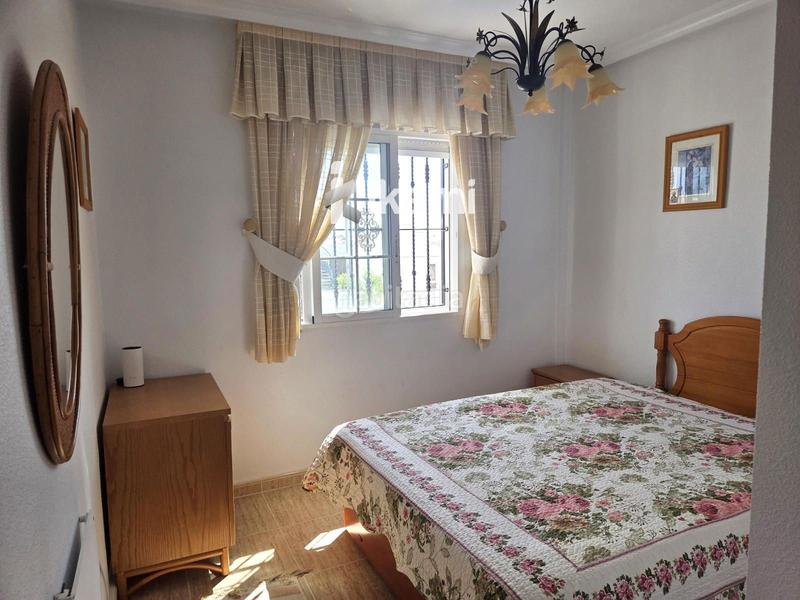 Foto 2b7e6a51-50aa-46cd-885e-fa626a3c4d4c. Xalet amb piscina a Villamartín-Las Filipinas Orihuela