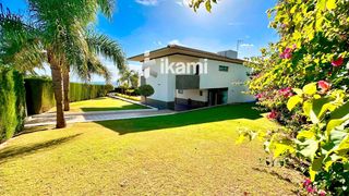 Xalet  Colinas del mar. Fabuloso chalet en exclusiva con vistas insuperables 2 chalets