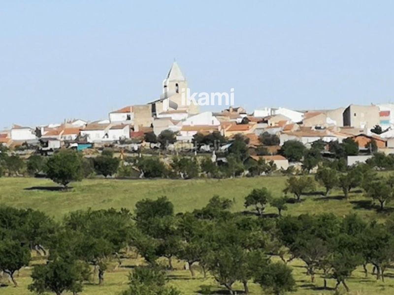 Foto ccf61ac9-c067-44bf-be4e-3f7a6287bf93. Finca rústica a Fregeneda (La)