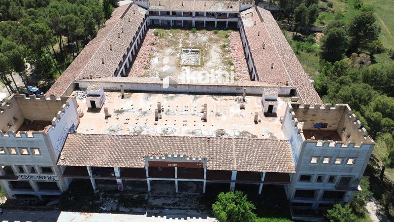 Foto 5a3ad962-db4c-4e34-ba0a-70645484c0c9. Edifici a Requena