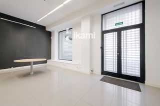 Lloguer Local Comercial  Ferraz. Local con alma en alquiler en el corazón de argüelles