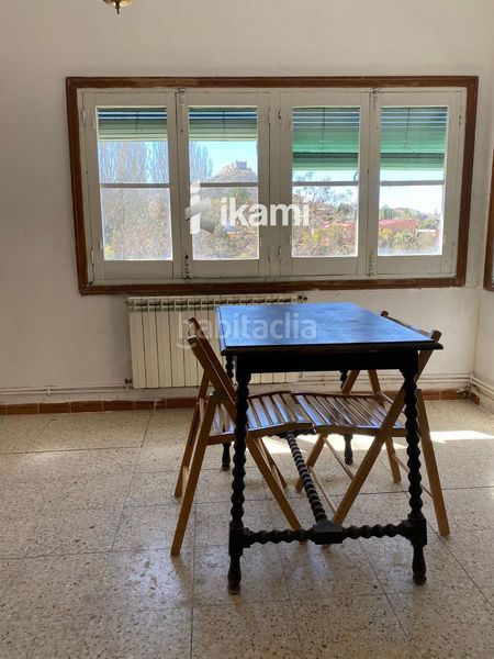 Foto b17c6e27-47b4-4717-928b-bd833d27d95d. Casa amb calefacció a Jadraque