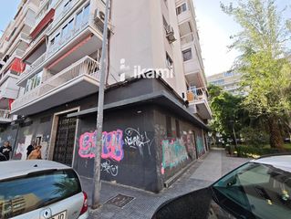 Rent Business premise  Urano. Local de 300m2 apto para cualquier uso comercial