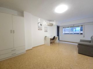 Flat  Pez. Piso de 110m2 en la zona de penya roja valencia.