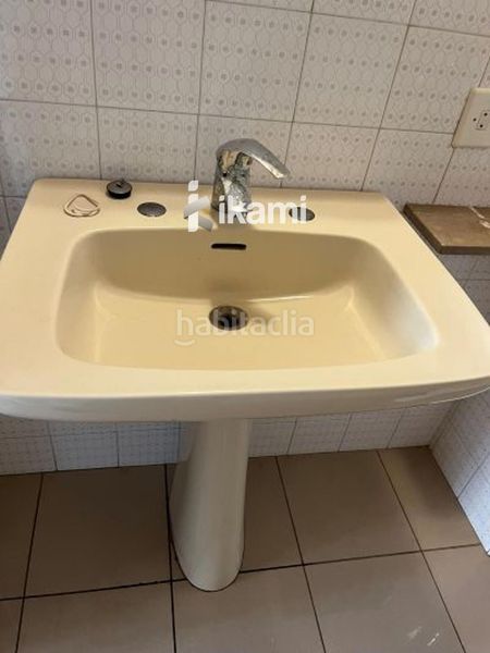 Foto b8e7c62a-e3d8-47d7-8b48-dad86e55ac37. Àtic amb calefacció a Eixample Nord Girona