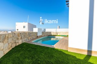 Casa adossada  Alicante. Villa de lujo lista para entrar a vivir  totalmente amueblada y