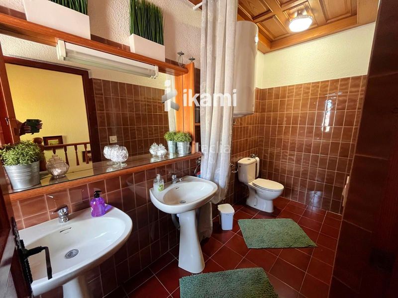 Foto c409bbbb-8417-4607-9c53-cfb71e253c85. Xalet amb calefacció piscina a Centro Elda