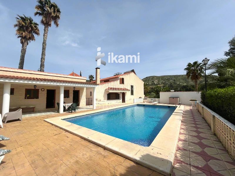 Foto ce73b904-a207-4f68-8c44-fef5ebfdd06c. Xalet amb calefacció piscina a Centro Elda