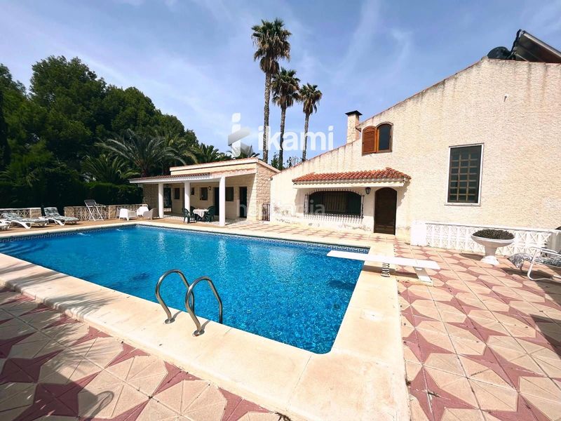 Foto e2567fb7-9dfb-4b71-b872-2a7d8e85141f. Xalet amb calefacció piscina a Centro Elda