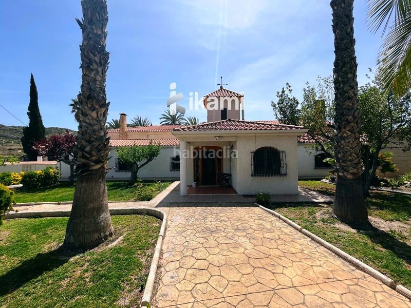 Foto f8f5e6fa-3b24-4744-9b7e-2dfeb1851723. Xalet amb calefacció piscina a Centro Elda
