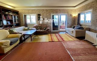 Chalet à Profesor antonio ojeda. Exraordinario chalet 380  433 parcela con vistas a la ciudad