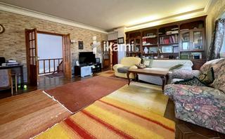 Chalet in Profesor antonio ojeda. Exraordinario chalet 380  433 parcela con vistas a la ciudad
