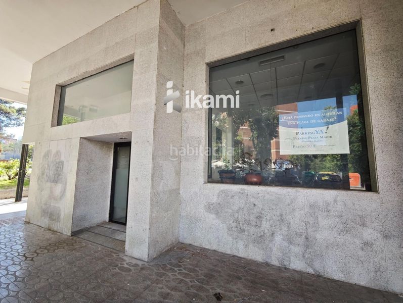 Foto 8834ab07-d082-4226-8c26-d6cd0afd1e45. Edificio  2472 mts uso comercial restaurante en Alcorcón