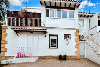 Haus in Partida Comunes-Adsubia. Bonito adosado de 2 plantas con jaccuzzi privado