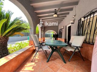 Xalet a Oliva Pueblo. Casa en venta en oliva