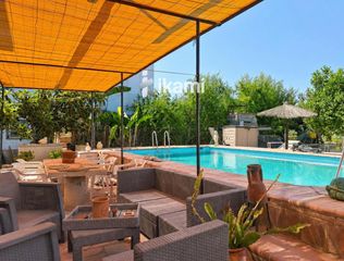 Chalet  Aigues blanques. Chalet independiente con 2 viviendas