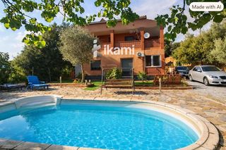 House in Sant Pere de Vilamajor. Casa con piscina en plena naturaleza