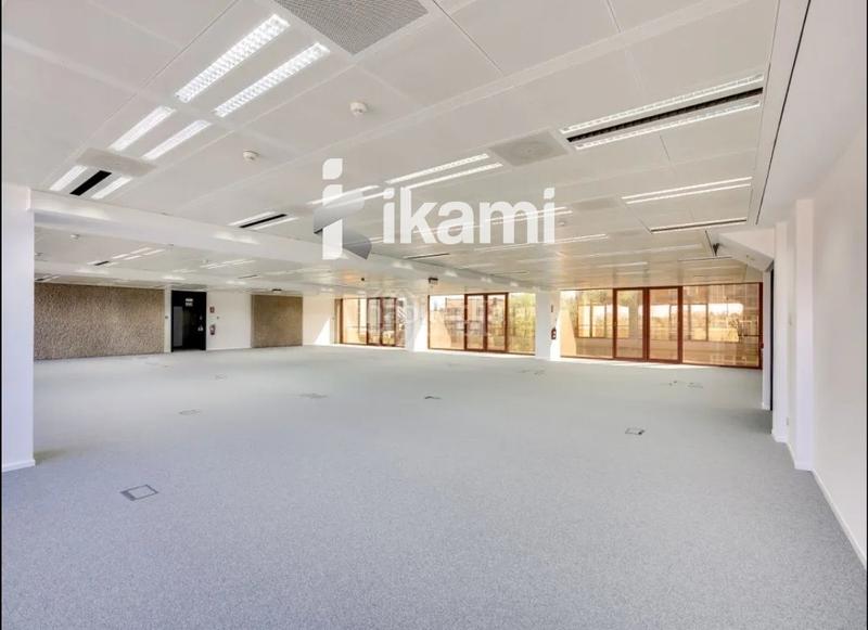 Foto e0c03b76-fca8-4707-804c-636b7e0f084b. Miete büro in juan ignacio luca de tena 1 in Salvador Madrid