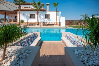 Xalet  Del cementerio. Oasis de lujo y exclusividad