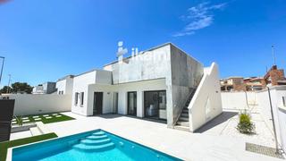 Chalet  Lentisco. En pinar de campoverde