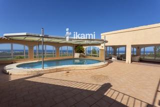 Casa  Gavilanes. Fantástica casa con vistas al mar en monte pego