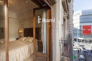 Appartement  Colon. 3º piso amueblado de 368 mts. exterior