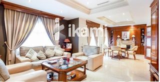 Flat  Colon. 3º piso amueblado de 368 mts. exterior