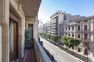 Appartement  Colon. 3º piso amueblado de 368 mts. exterior