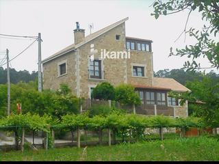 Chalet à Sanxenxo Pueblo. Magnifico chalet con hermosas panorámicas en nantes, sanxenxo