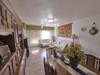 Appartement  Maestro francisco casanova. Piso en venta en torrevieja, con 123 m2, 4 habitaciones y 2 baño
