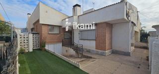 Casa adossada  Juan de juanes. Permítame presentarle esta joya inmobiliaria que redefine la com