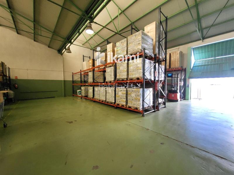Foto 407d50e4-203b-42c7-8ea1-d02ad5d00535. Nave industrial nave almacen oficinas 1071 mts. en zona comercial en Alcorcón