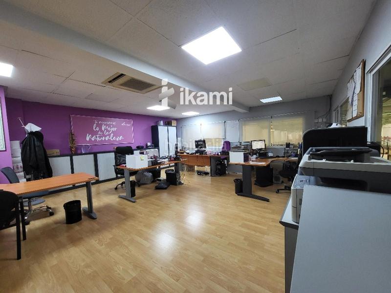 Foto 7dab8f73-8300-4e6a-a547-a7fafdf63a52. Nave industrial nave almacen oficinas 1071 mts. en zona comercial en Alcorcón