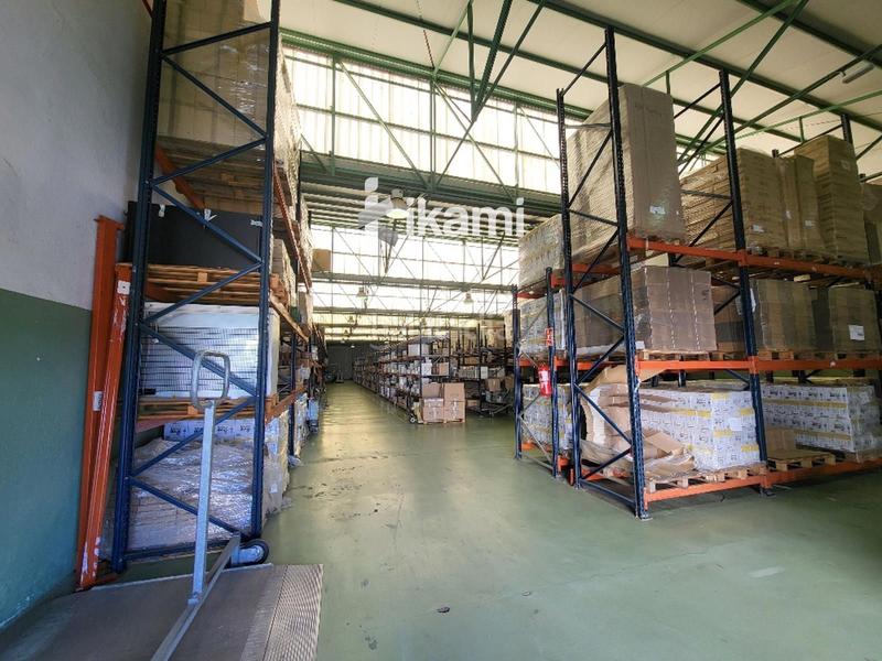 Foto a5419684-8009-490f-aae3-c7421630c50f. Nave industrial nave almacen oficinas 1071 mts. en zona comercial en Alcorcón