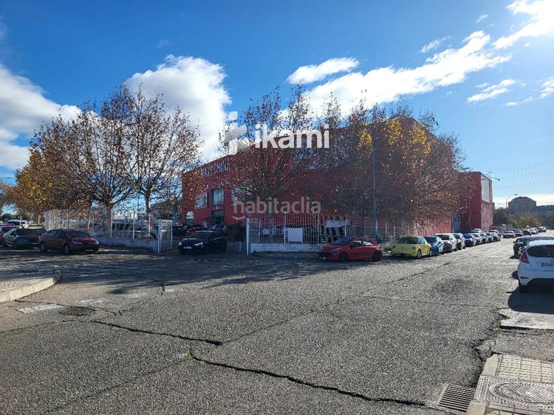 Foto b8bdd4d7-7787-4d4c-a07e-54e6d82b4929. Nave industrial nave almacen oficinas 1071 mts. en zona comercial en Alcorcón