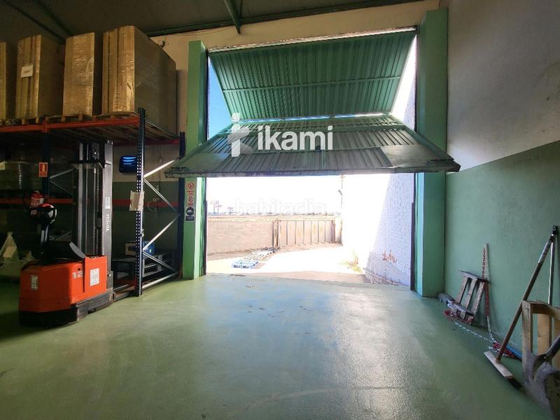 Foto ba4e33fe-a834-4d36-9e50-cece76dfb4ce. Nave industrial nave almacen oficinas 1071 mts. en zona comercial en Alcorcón