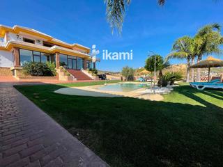 Xalet  Calero. Magnífico chalet de 761m2 construidos en fuente de camacho  loja