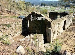 Finca rústica  Regueira. Parcela de 5.200m2 con proyecto para construir casa de piedra de