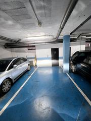 Aparcament cotxe en Avenida de africa 3. Se vende garaje con trastero