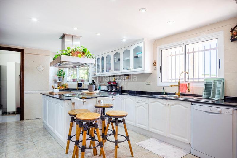 Foto cebbe36d-48ba-46bf-90bf-487d572142ef. Casa impresionante casa con gran jardín y vistas a en vallvidrera en Barcelona