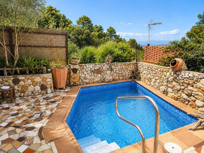 Foto 2b2e7463-7562-4224-9e0c-d05fc7392a0b. Casa amb calefacció piscina a Vallvidrera - Tibidabo - Les Planes Barcelona