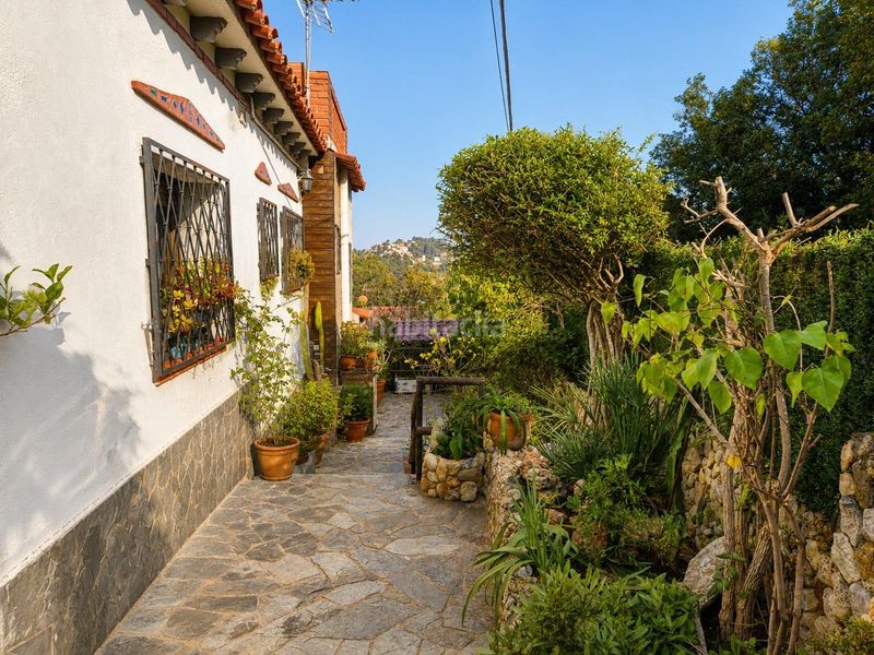 Foto d6a185b7-a388-4f48-a0ea-0373e3098f32. Casa amb calefacció piscina a Vallvidrera - Tibidabo - Les Planes Barcelona