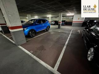 Location Parking voiture  Calle sant cugat. Plaza aparcamiento en el centro de la ciudad!
