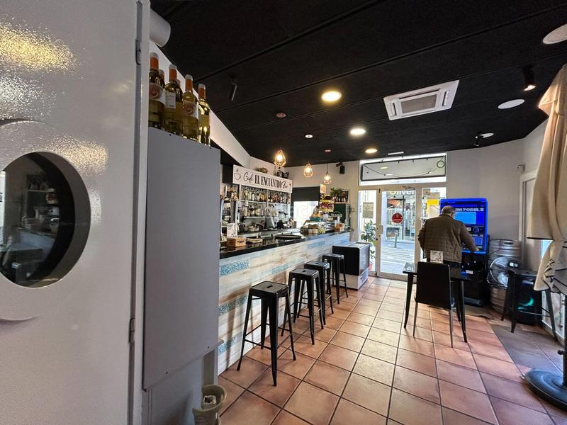 Foto b3b31eb5-2e9c-46c0-9c0b-f210c2346108. Alquiler local comercial traspaso en centro en Centre Mataró