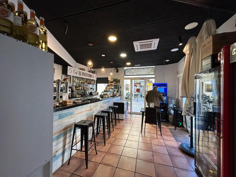 Foto cc9052df-dec2-40fb-8df4-a75321407be0. Rent business premise in Centre Mataró