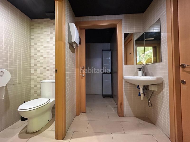 Foto 5198d600-8510-45cb-a102-6953bc57b931. Alquiler local comercial negocio en pleno funcionamiento!! en Mataró