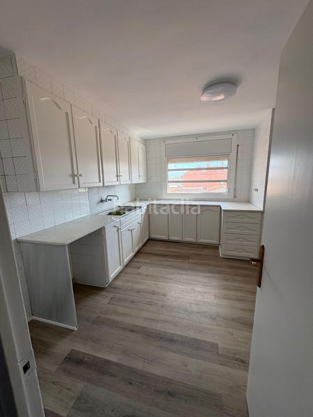 Foto 0933bfdc-e88d-40b2-8163-5985acfdccc7. Miete dachwohnung mit heizung in Peramàs Mataró