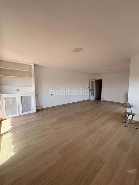 Foto 8554c733-8b1d-4da1-818f-7a5e5ffa2305. Rent penthouse with heating in Peramàs Mataró