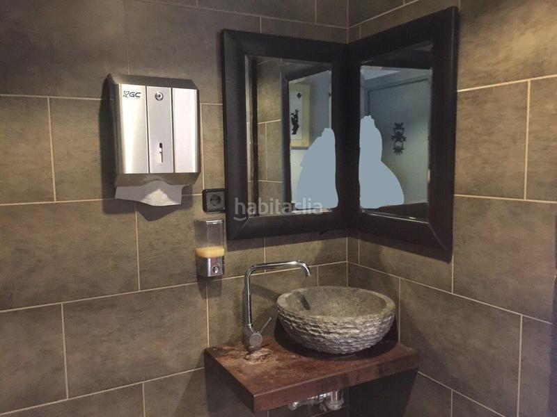 Foto 4d8984f5-e512-4add-9400-bc940f27c561. Alquiler local comercial traspaso de piso con restaurante!! en Mataró