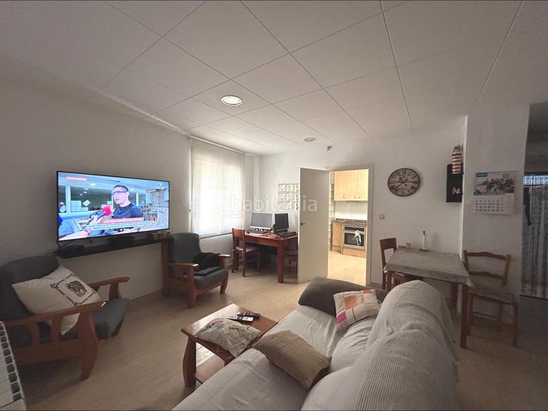 Foto 080b2531-2f53-495f-9f91-61c2b339c83a. Casa amb calefacció a Rocafonda Mataró